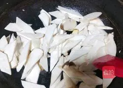 Illustration of how to make fried pork slices with king oyster mushroom 18