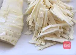 Illustration of how to make fried rice cakes with shepherd's purse, winter bamboo shoots 3