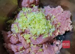 Illustration of how to make grass carp meatballs 4