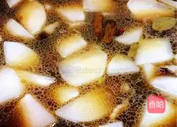 Illustration of how to make pork belly and roasted radish 6