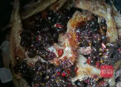 Illustration of how to make black bean yellow croaker 5