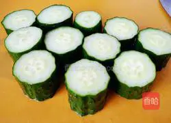 Illustration of how to make cucumber stuffed with meat 1