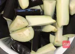 Illustration of how to make bacon and eggplant stew 4