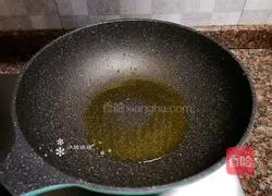 Illustration of how to make lettuce, fungus and scrambled eggs 9