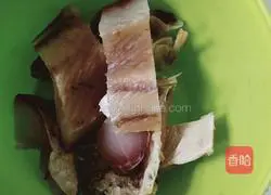 Illustration of how to make pan-fried grass carp cubes 5