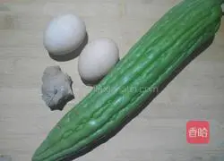 Illustration of how to make fried bitter melon with eggs 1