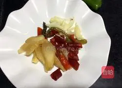 Illustration of how to make fried pork liver and blood vegetables 5
