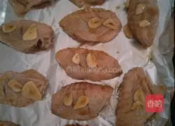 Illustration of how to make garlic grilled chicken wings 4