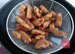 Illustration of how to cook eggplant with meat segments 7