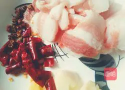 Illustration of how to stew fresh meat and dried radish slices 2