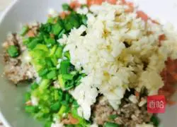 Illustration of how to make high-protein chicken breast meatballs 2