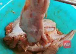 Illustration of how to make chicken wings with rice 7