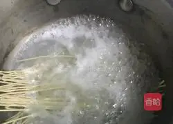 Black pepper beef fillet Fried noodles (illustration of how to reduce fat 2