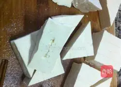 Illustration of how to make Hakka Yong Tofu 4