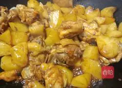 Illustration of how to make chicken stewed with potatoes 6