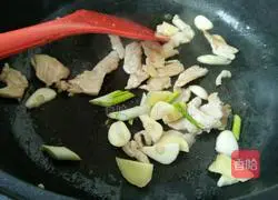 Illustration of how to make spicy yuba and stir-fried pork 4