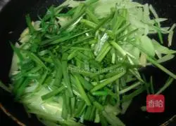 Illustration of how to make lettuce and leeks 7