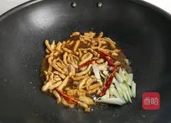 Illustration of how to make spicy shredded pork 6