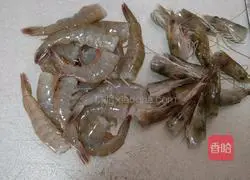 Illustration of how to make golden potato and shrimp balls 1