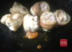 Peanut stew Illustration of how to make pig's trotters 11