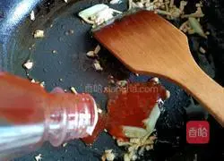 Illustration of braised prawns in oil 8