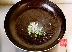 Illustration of how to make fried meat with garlic moss 5