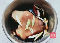 Illustration of how to make sauce elbow 7