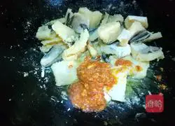 Illustration of how to make garlic-flavored dried eels 6