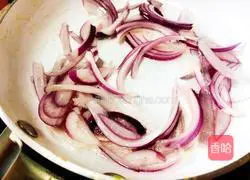 Illustration of how to stir-fry chicken hearts with green garlic sprouts 10