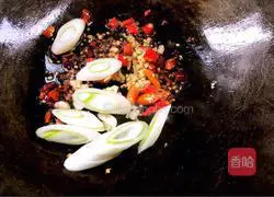 Illustration of how to make spicy crispy fish bones 7