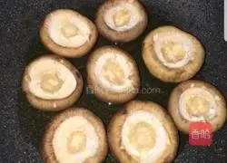 Illustration of how to make eggs stuffed with mushrooms 3