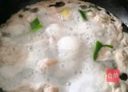 Illustration of braised pig's feet with mushrooms and peanuts 3