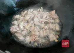 Illustration of how to make fried meat with celery 3