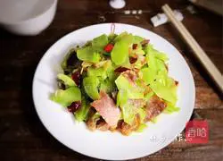 Illustration of Stir-fried Bacon and Lettuce 13