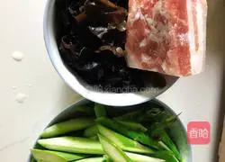 Illustration of how to make asparagus and fried meat 2