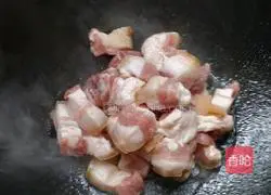 Illustration of how to cook pork with winter vegetables 3