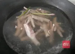 Illustration of how to make beer-braised chicken feet 2