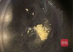 Illustration of how to make scrambled eggs with cabbage and vermicelli 4