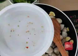 Illustration of how to make spicy white clams 7