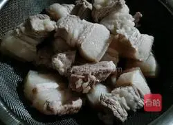 Illustration of how to make braised pork with dried bamboo shoots 3