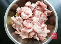 Illustration of how to make steamed pork with rice flour 9