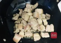 Illustration of how to cook pork with dried bamboo shoots 3