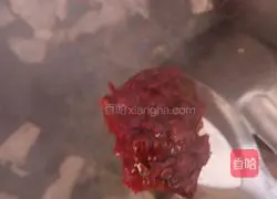 Illustration of how to make spicy fried lotus root slices 9