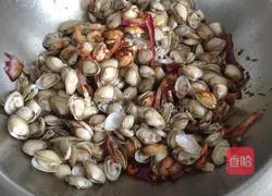 Illustration of how to make spicy fried sea melon seeds 9