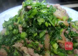 Illustration of how to make shredded pork with pickled vegetables 3