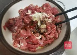 Illustration of how to make stir-fried beef with garlic moss 8