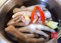Illustration of how to make grilled chicken feet 4