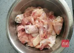 Illustration of how to make chestnut roasted chicken nuggets 6