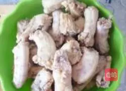 Illustration of how to make spicy chicken neck 3