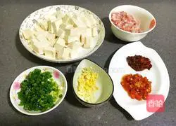 Illustration of making fish-flavored tender tofu 2